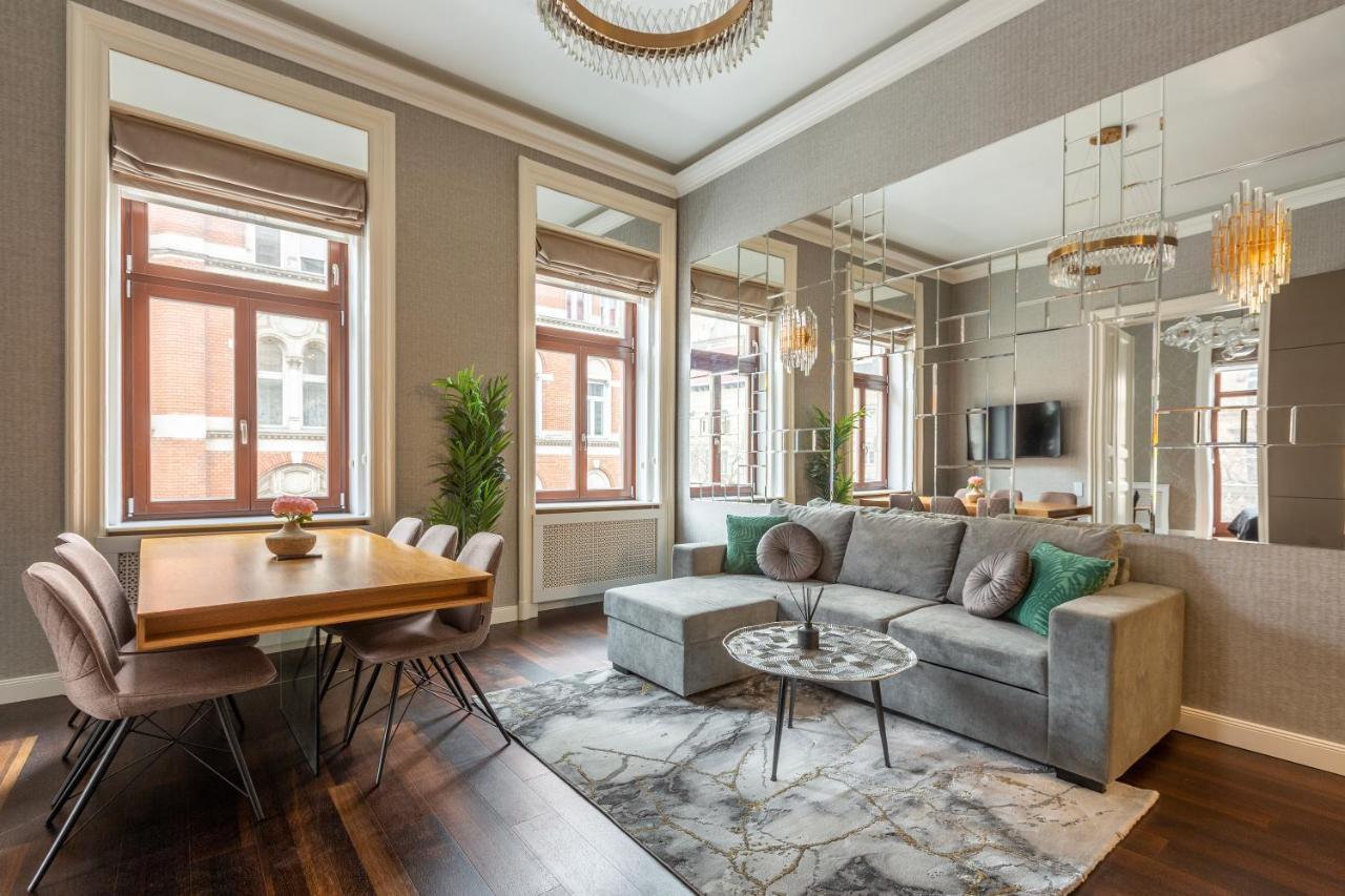 Luxury Apartment With Balcony Next To The New York Cafe Budapešť Exteriér fotografie