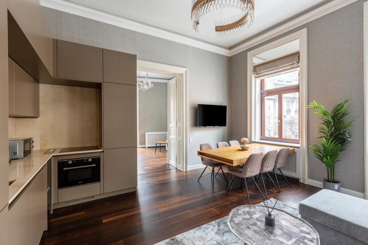 Luxury Apartment With Balcony Next To The New York Cafe Budapešť Exteriér fotografie