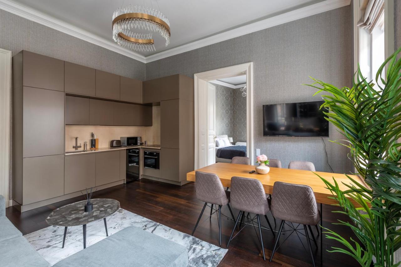 Luxury Apartment With Balcony Next To The New York Cafe Budapešť Exteriér fotografie