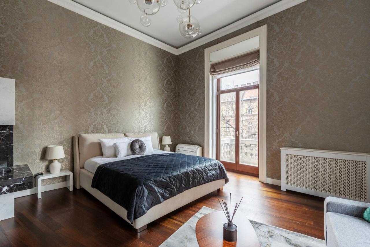 Luxury Apartment With Balcony Next To The New York Cafe Budapešť Exteriér fotografie